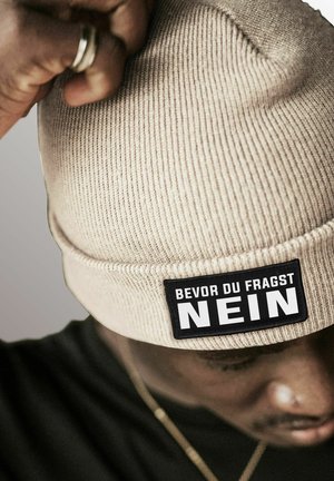 MoonWorks PATCH MIT SPRUCH BEVOR DU FRAGST - NEIN AUFDRUCK LUSTIG - Mütze - beige