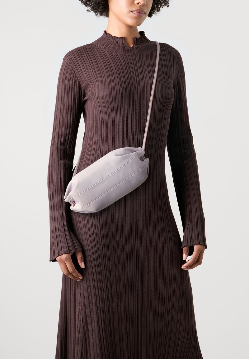 Marimekko PIKKU KARLA MULTI - Umhängetasche - light pink/light lilac