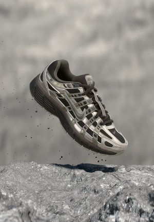 Nike Sportswear, P-6000 - Маратонки - brown/ridgerock/cream/enigma stone