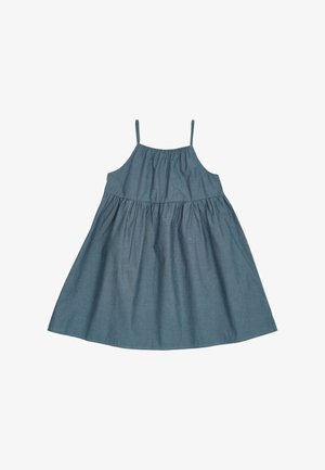 Niebieska, bezrękawnikowa sukienka w kształcie litery A, z cienkimi ramiączkami i marszczonym taliowaniem, wykonana z lekkiego materiału.