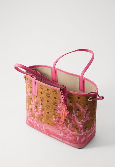 MCM LIZ MOUNTAIN - Torbica - sangria sunset
