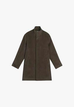 Bruine wollen jas met een hoge kraag, minimalistisch ontwerp, lange mouwen, twee voorzakken en een schone, gestructureerde silhouet.