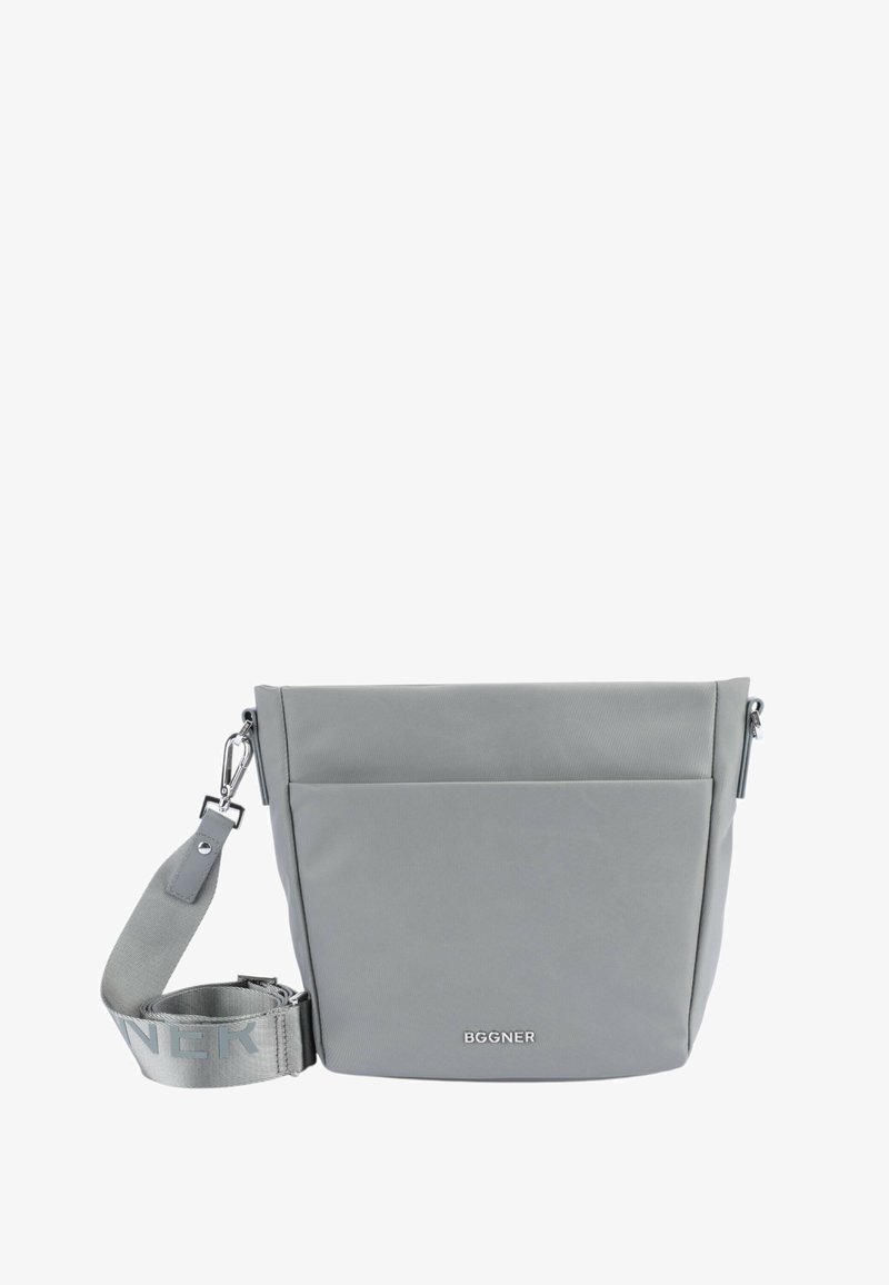 Borsa a tracolla sintetica grigia con design piatto, cinturino regolabile, tasca frontale e hardware argento con dettagli del logo impresso.