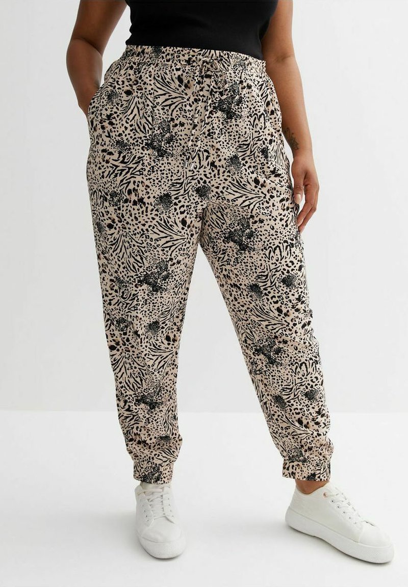 New Look Curves CURVES TRACKSUIT BOTTOMS Tracksuit bottoms off