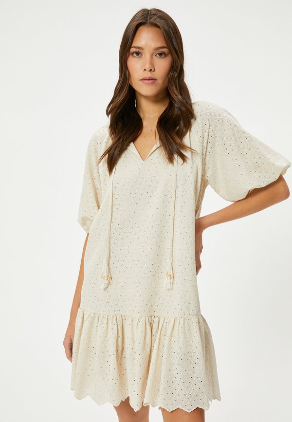 BOHEMIAN MINI PUFF SLEEVE TASSEL DETAIL - Freizeitkleid - beige