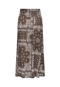 Jupe midi marron avec motifs bandana paisley et floraux blancs, dotée d'une taille élastique froncée et d'un tissu fluide.