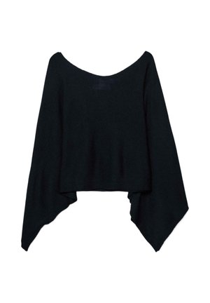 Černý asymetrický pletený pončo se širokými rukávy a výstřihem na loďku, navržený k vrstvení přes oblečení.