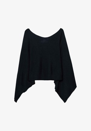 Černý asymetrický pletený pončo se širokými rukávy a výstřihem na loďku, navržený k vrstvení přes oblečení.
