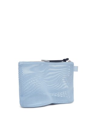 Bustina rettangolare in rete azzurra chiaro con chiusura a zip e linguetta nera su sfondo bianco.