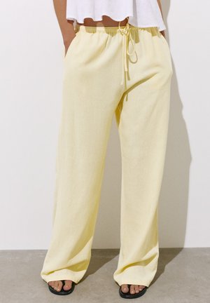 PULL&BEAR, Nohavice - light yellow