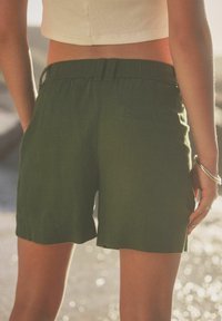 Next BLEND 2 PACK REGULAR FIT - Shorts - navy blue khaki green