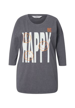 Grijze katoenen langemouwen shirt met een witte en oranje "BE HAPPY" graphic met smiley-gezichten. Ontspannen pasvorm en crew neck ontwerp.