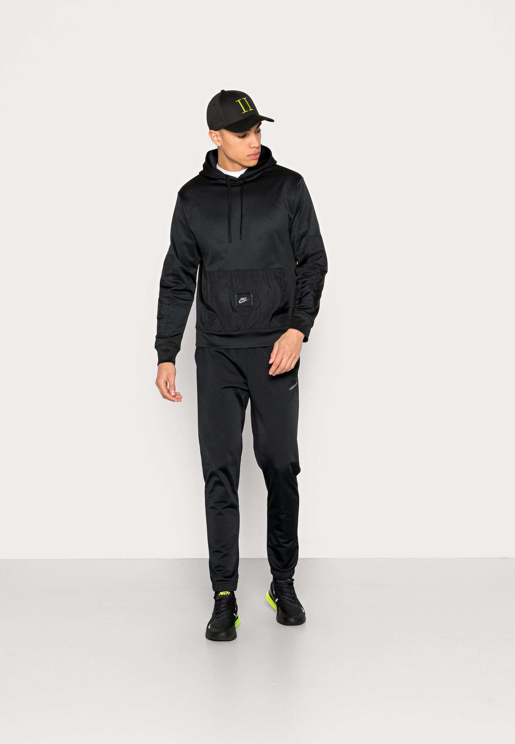 nike tracksuit hoodie black