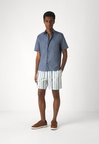 HUGO EBOR - Ing - open blue