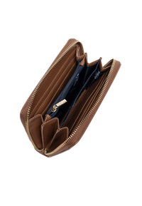 Brązowy skórzany portfel z zamkiem, z wieloma przegrodami i granatowym wnętrzem. Złote akcenty w hardware oraz teksturowana powierzchnia.