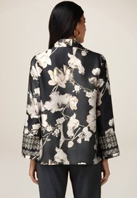 Oltre IN RASO FLOREALE - Blusa - nero