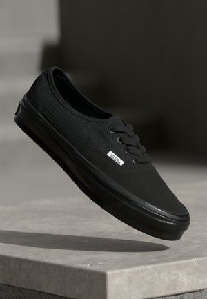 Vans LX AUTHENTIC 44 - Treniņu apavi - black