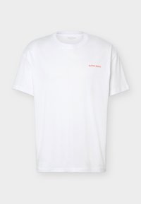 Επιλέχθηκε, brilliant white