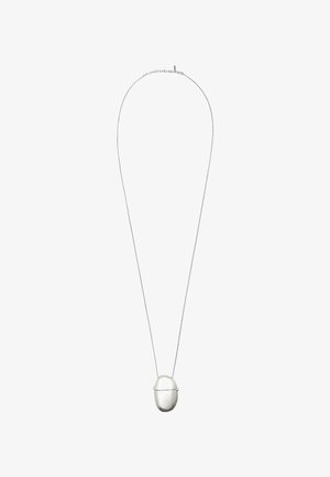 Collana d'argento con una catena sottile e un ciondolo a forma di ovale liscia, dotato di una piccola chiusura sul lato destro.