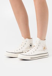 converse chuck 70 beige