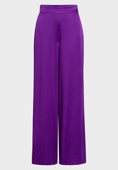 Paarse wijde broek van gladde stof met een hoge taille en eenvoudig ontwerp. Heeft een strakke silhouet en geen zichtbare sluitingen.