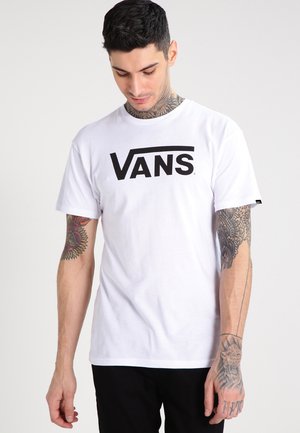 Weißes Baumwoll-T-Shirt mit einem großen schwarzen "VANS"-Logo auf der Brust. Kurze Ärmel, Rundhalsausschnitt und ein Etikett am Saum.