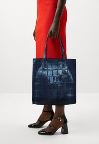 Ted Baker LARGE ICON BAG - Shopping bag - dark blue