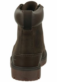 Braune Leder-Ankle-Boots mit gepolstertem Schaft, Zuglasche und dickem Gummisohle. Nahtdetails entlang der Nähte. Schlichtes, praktisches Design.