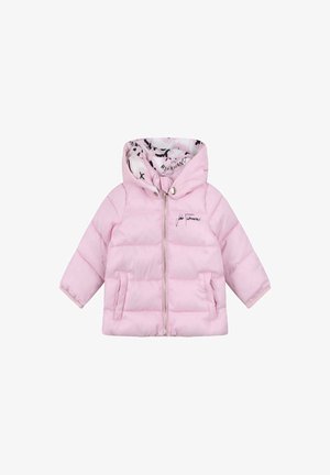 Giacca a puffo rosa con cappuccio, chiusura con zip, tasche frontali e fodera interna con motivo. Presenta un logo del marchio sul davanti.