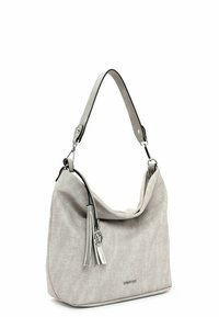 Sac d'épaule en tissu gris clair avec une forme incurvée, une bandoulière noire, des garnitures métalliques et un détail de pampille latérale. Texture lisse avec un logo discret.