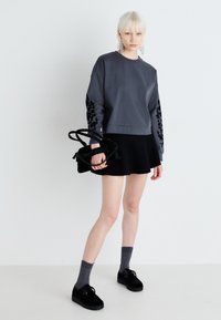 Thumbnail Image 3