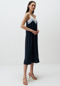 Jimmy Key STRAPPY-NECK MIDI - Vestito casual - dark blue