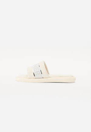 Slippers - sand