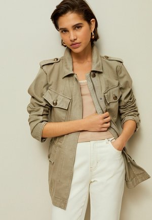 UTILITY - REGULAR FIT - Jachetă de vară - khaki green