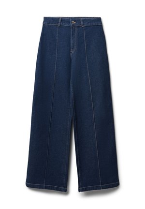 Weite Jeans aus dunklem Denim mit vorderer Nähte, Knopfverschluss und rohem Saum. Der Stoff hat eine glatte Textur.