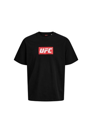 Zwarte T-shirt van katoen, met een centraal rood rechthoekig logo met witte letters "UFC". Korte mouwen en een ronde halsdesign.