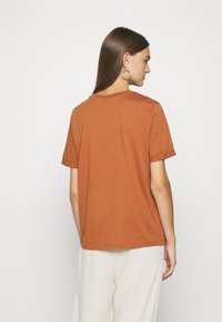 Pieces PCRIA FOLD UP SOLID TEE - T-shirt básica - mocha bisque