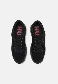 HUGO Stringate sportive - black