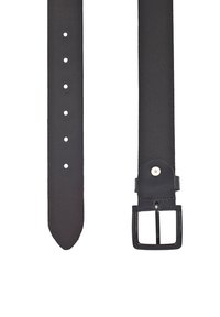 Czarny skórzany pasek o gładkiej teksturze, z pięcioma otworami do regulacji i prostokątną metalową klamrą o błyszczącym wykończeniu.