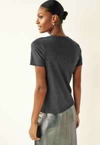 Next THE EVERYDAY CREW NECK SHORT SLEEVE - Paprasti marškinėliai - grey