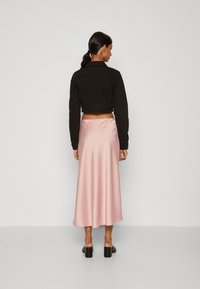ONLY Petite ONLWESTA CROPPED - Traper jakna - washed black