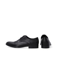 Zwarte leren schoenen met een ronde neus, vetersluiting en een gladde afwerking. De zool is vlak met minimale textuur. Licht zichtbaar stikseldetail.