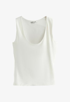 Bijela majica na bretele s okruglim izrezom izrađena od mekanog, glatkog tkanja. Ima široke naramenice i bešavni rub za čist završetak.