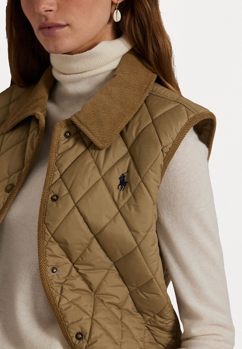 Stay Stylish and Warm with Women's Vests | Frauenschuh A