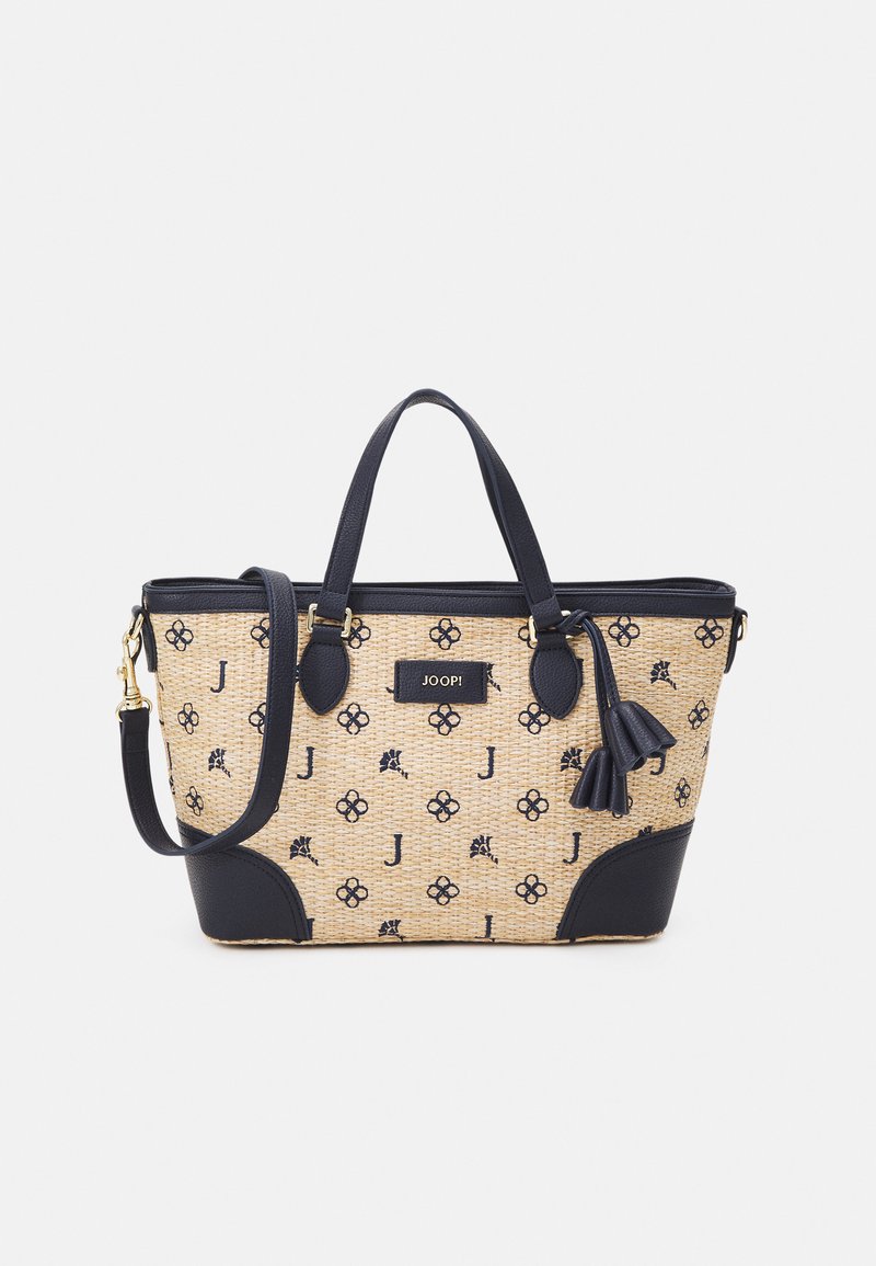 Sac en paille tissé avec des accents en cuir marine, présentant des motifs floraux et de logo, des poignées courtes doubles, une bandoulière amovible et un détail en pompon.