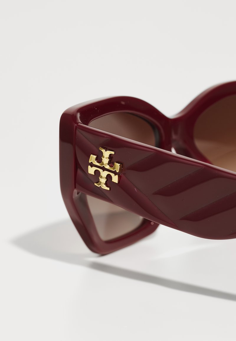 Tory Burch Sunglasses - berry red/red - Zalando.ie display picture 3