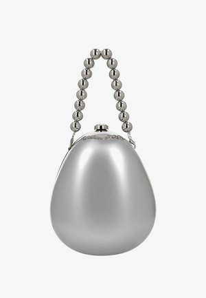 Geantă metalică rotundă argintie cu mâner din lanț de bile și închidere cu clemă în partea superioară. Suprafață netedă, reflectorizantă, fără modele.