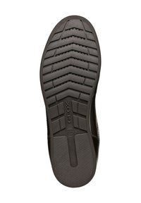 Braune Gummisohle mit einem strukturierten Profil, das horizontale Rillen und Traktionsrippen aufweist; Geox-Branding und italienisches Patentdetail.