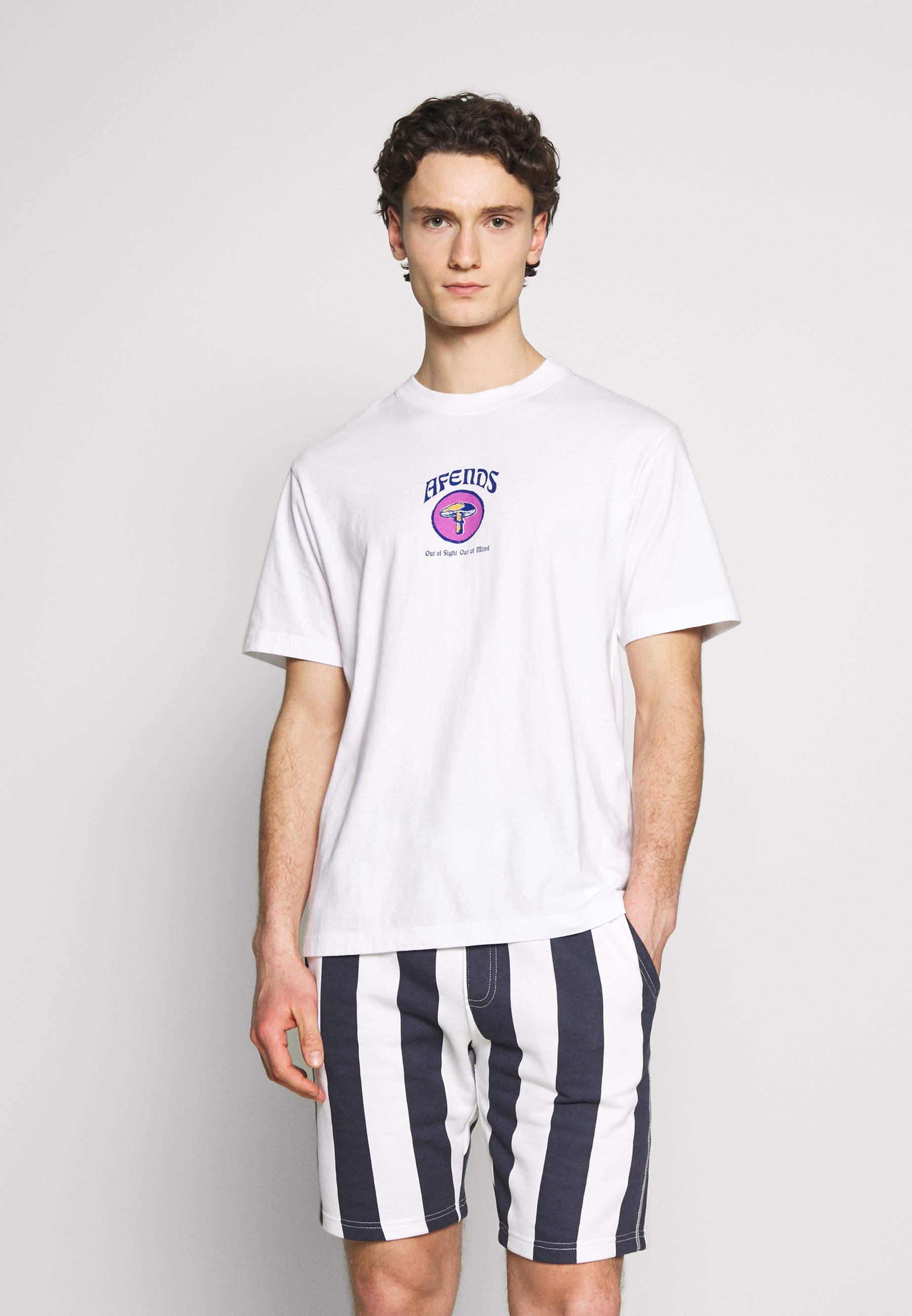 Afends RETRO FIT TEE T shirts med print white Zalando.no Afends BACK BEACH TEE - Poloskjorter - iris