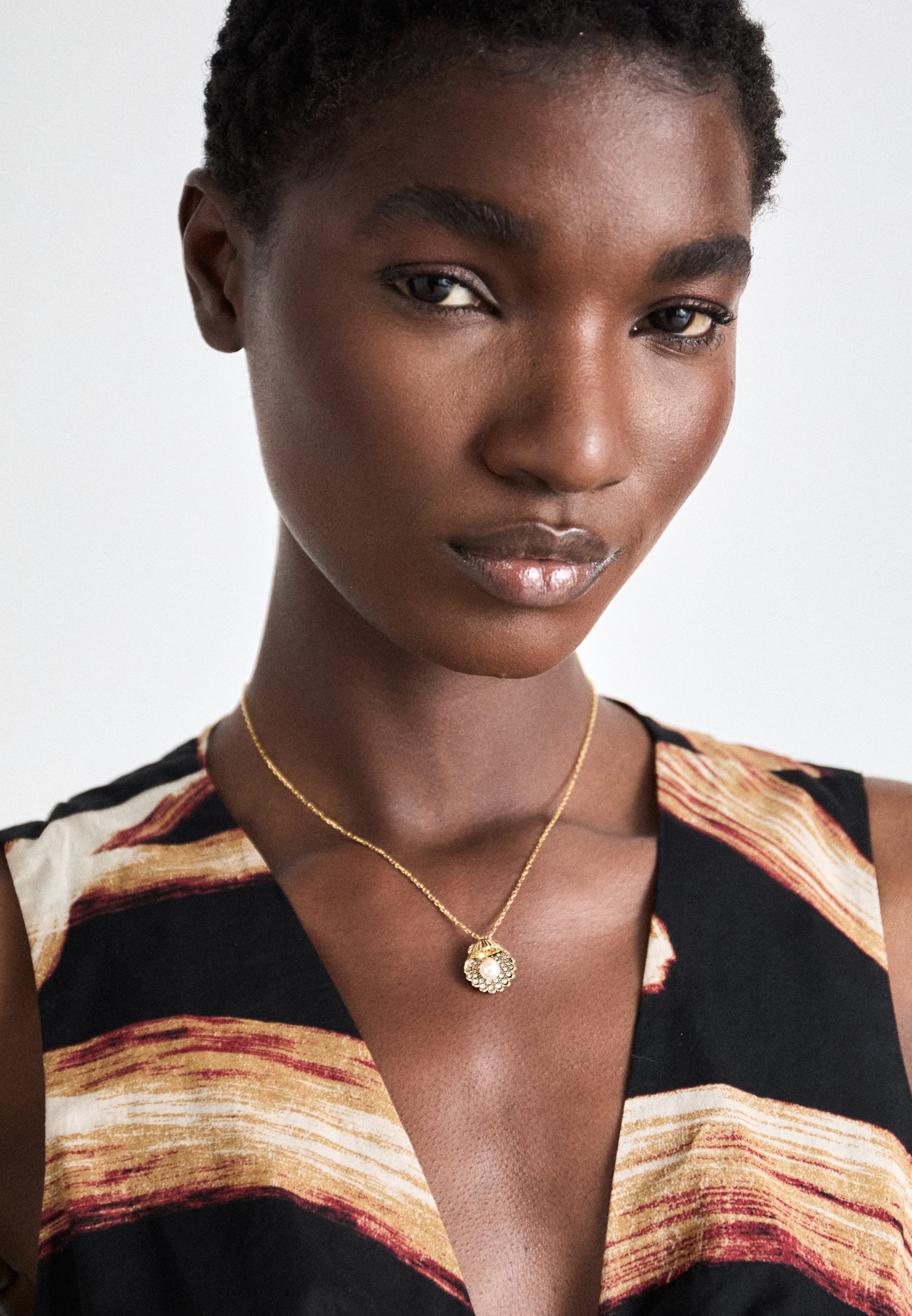 Swarovski Idyllia Y ペンダント Swarovski IDYLLIA Y PENDANT CRYSTAL PEARL SHELL - Necklace - white